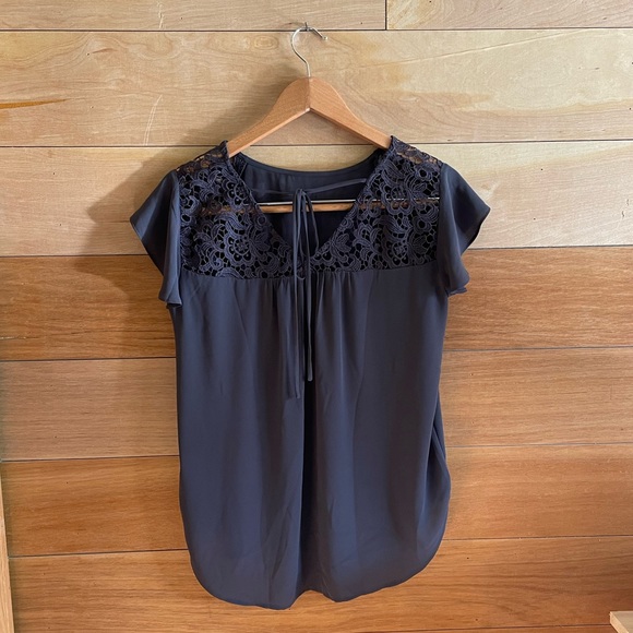LOFT Blouse | Size Medium - Picture 5 of 5